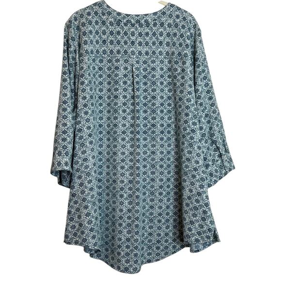 D&Co Womens Knit Blouse Size 2X Blue Floral Print Button Up Half Sleeve - Picture 3 of 5